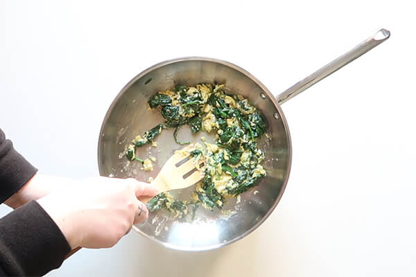 Spinach and Cheddar Scrambled Eggs