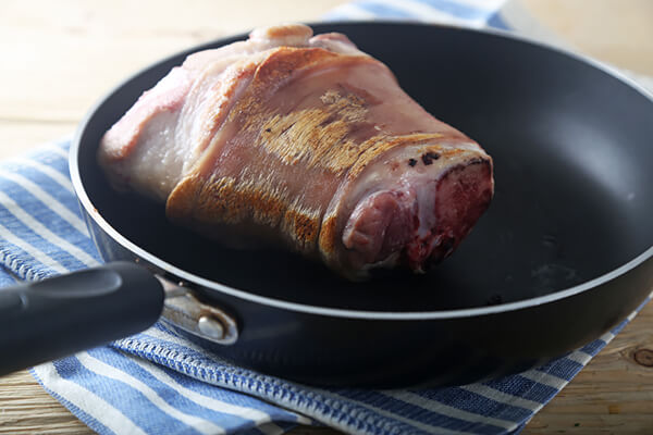 Chinese Style Slow-Cooked Pork Hock