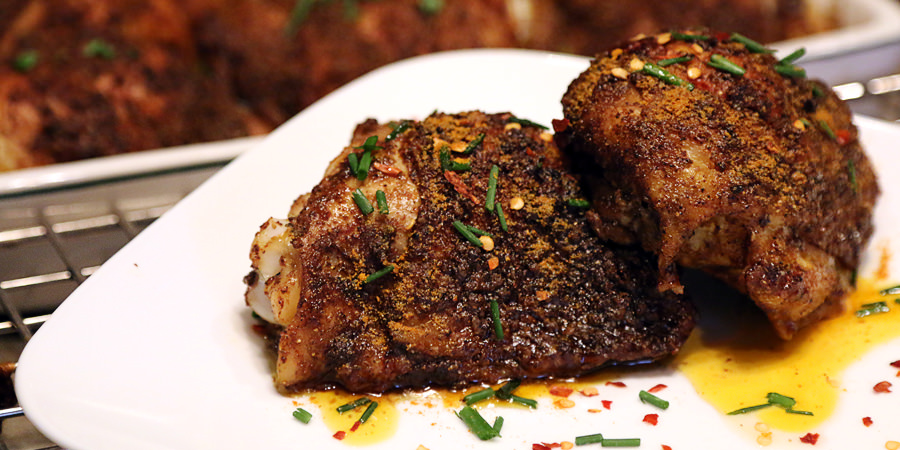 Crispy Curry Rub Chicken Thighs - Shared via www.ruled.me