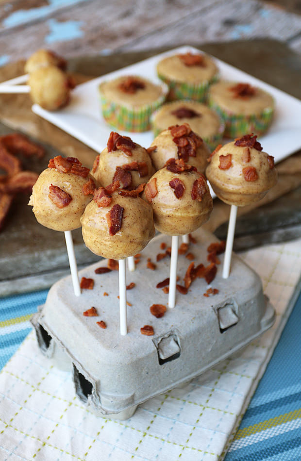 Salted Caramel Glazed Maple Bacon Cake Pops | Shared via www.ruled.me