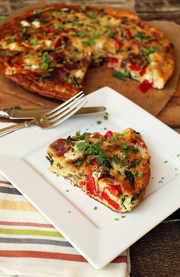 Bacon, Red Pepper, and Mozzarella Frittata | Shared via www.ruled.me