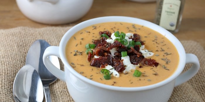 Roasted Red Bell Pepper and Cauliflower Soup