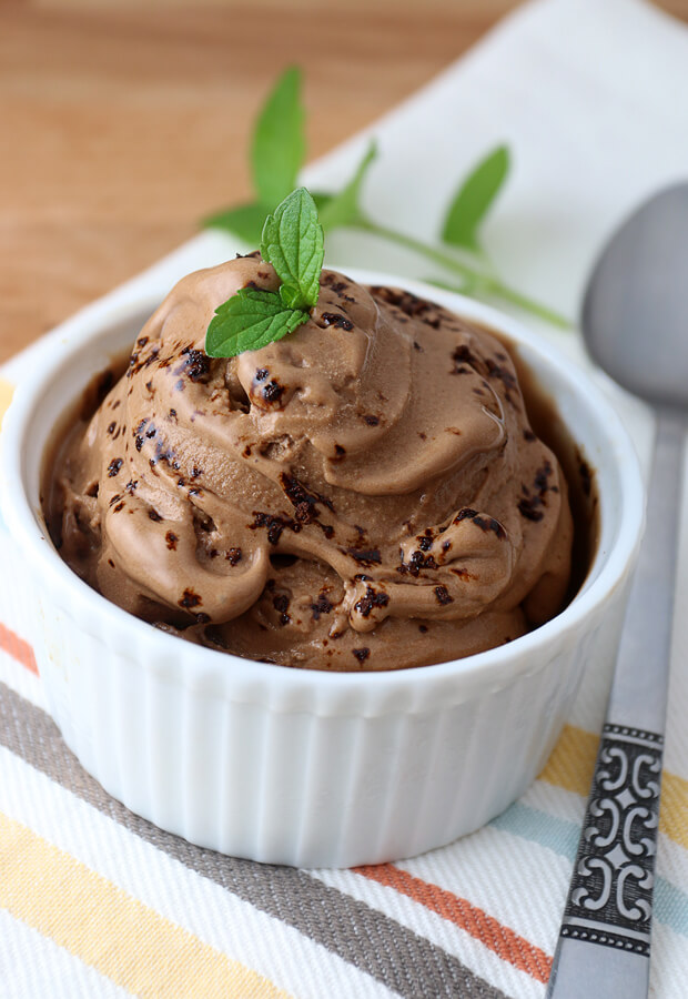 A delightfully simple #keto mocha ice cream. Have your sweet fix in 25 minutes or less! Shared via www.ruled.me/