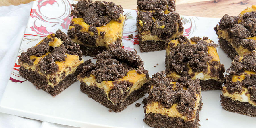 Gingerbread Pumpkin Cheesecake Bars 