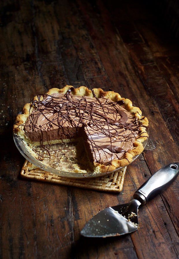 Keto Chocolate Silk Pie - Bring this for the next family dinner!