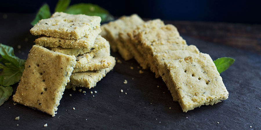 Pesto Keto Crackers