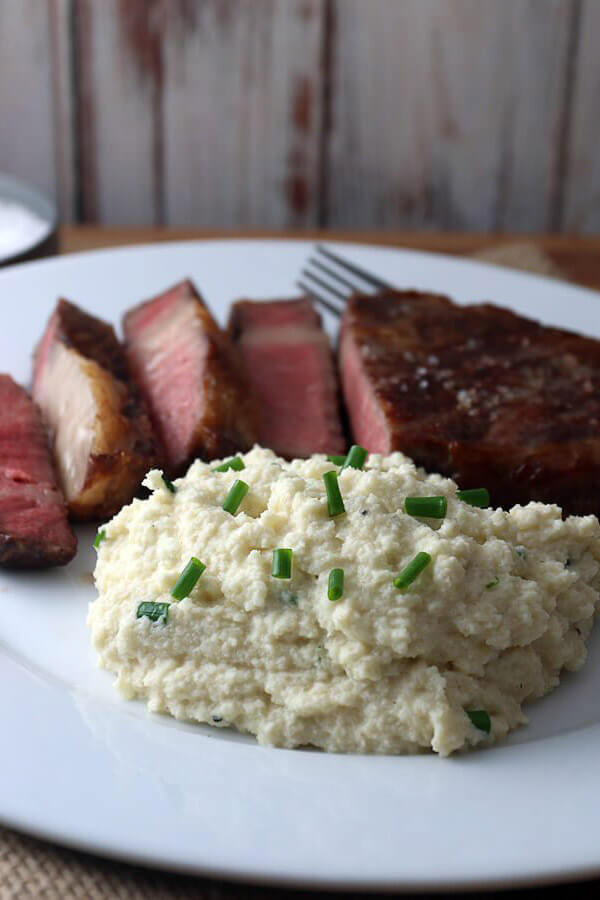 Easy Creamy Cauliflower Mashed Potatoes