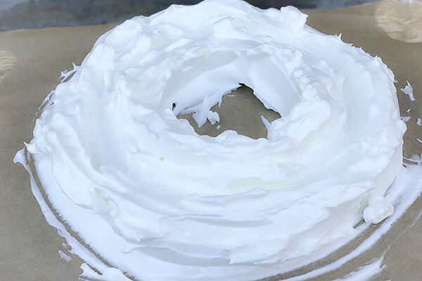 Christmas Wreath Meringue