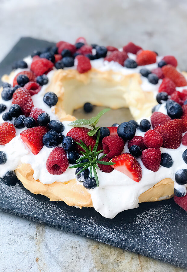 Christmas Wreath Meringue