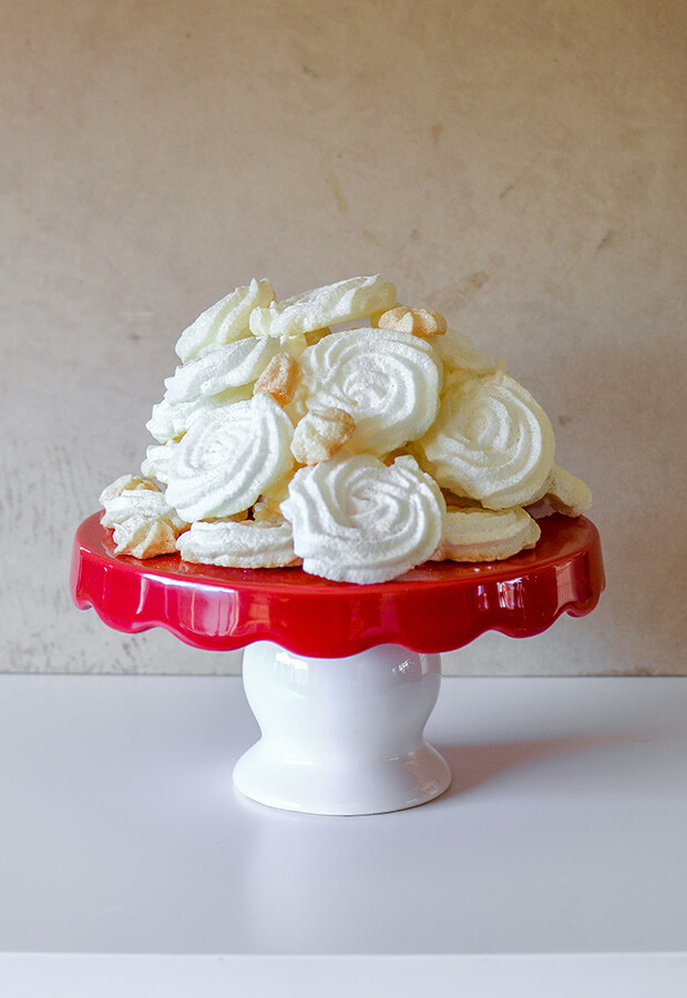 Crisp Meringue Cookies