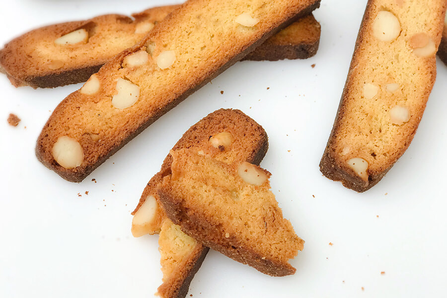 Speculoos and Macadamia Biscotti