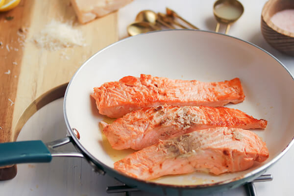 Creamy Lemon and Dill Pan Seared Salmon