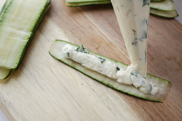 Creamy Spinach Alfredo Zucchini Rolls