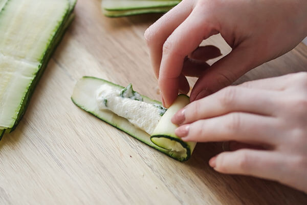 Creamy Spinach Alfredo Zucchini Rolls