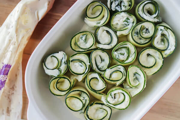 Creamy Spinach Alfredo Zucchini Rolls