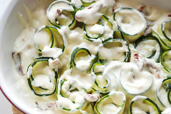 Creamy Spinach Alfredo Zucchini Rolls