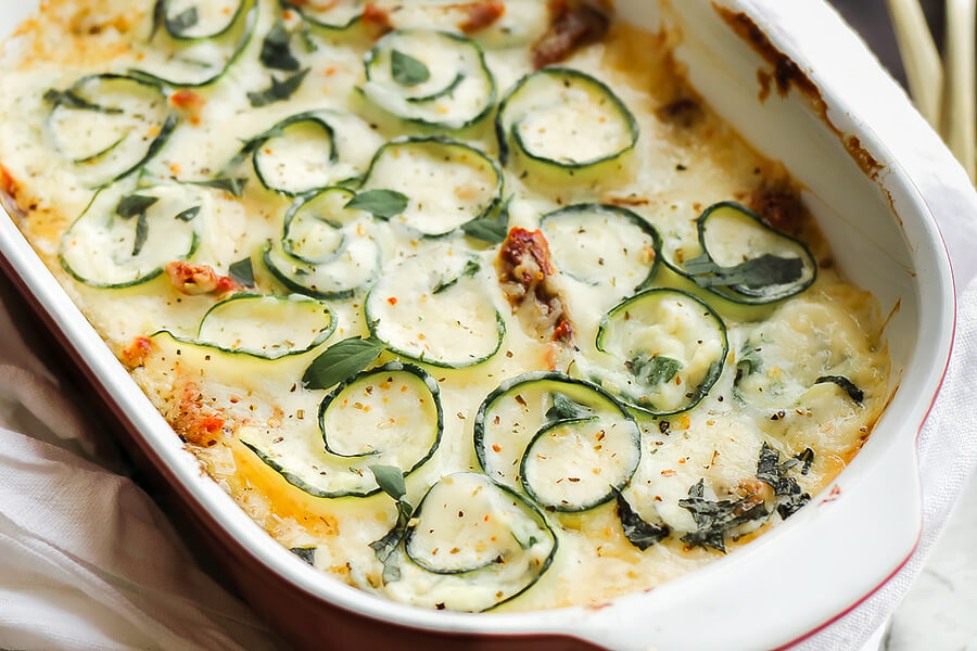 Creamy Spinach Alfredo Zucchini Rolls