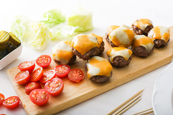 Keto Bacon Cheeseburger Kebabs