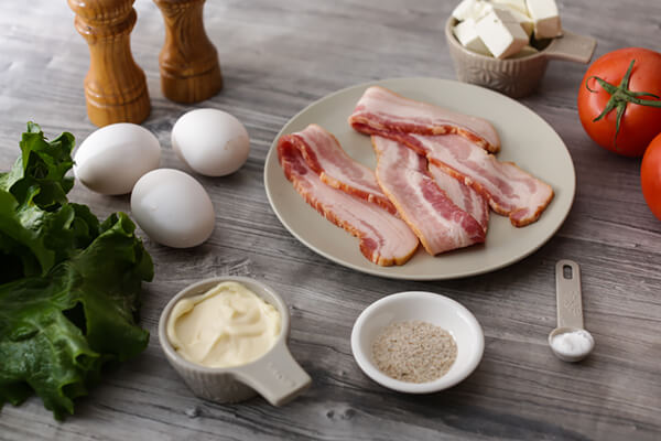 Ingredients to make BLT cloud breads.