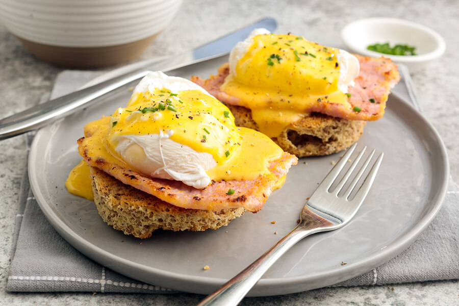 Keto Eggs Benedict