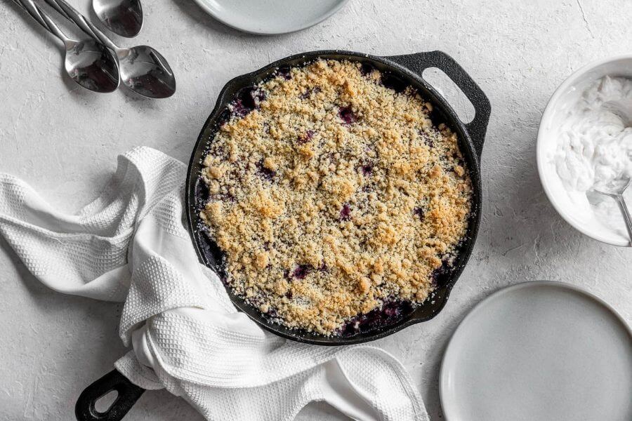 Keto Blackberry and Zucchini Crumble