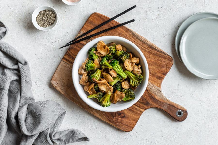 Keto Chicken, Mushroom, & Broccoli Stir Fry