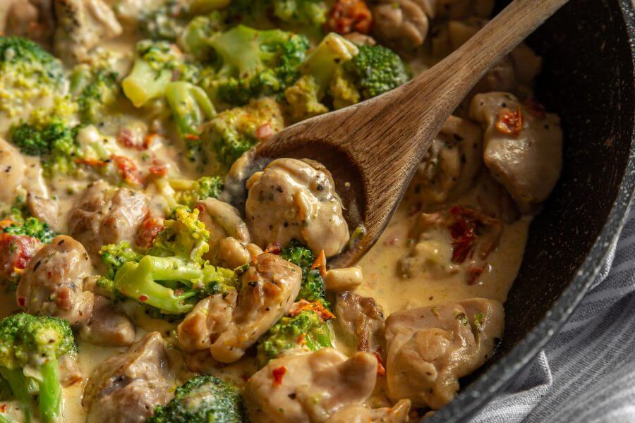 Keto Creamy Chicken & Broccoli