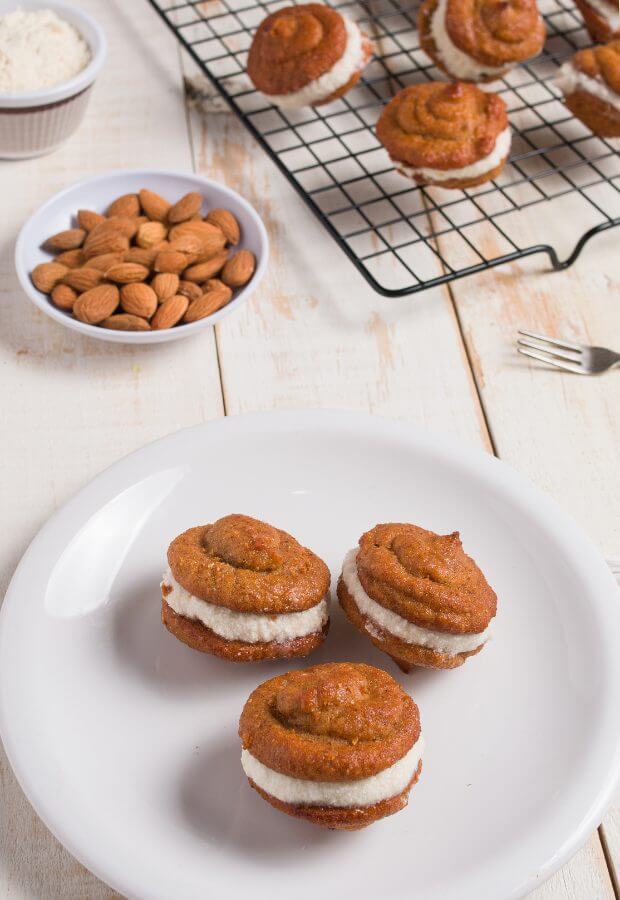 Low-Carb Pumpkin Whoopie Pies long