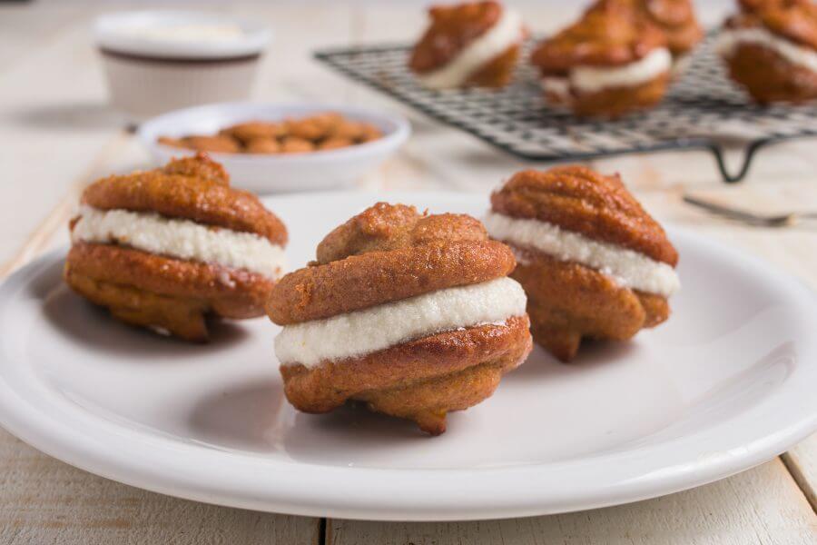 Keto Pumpkin Whoopie Pies