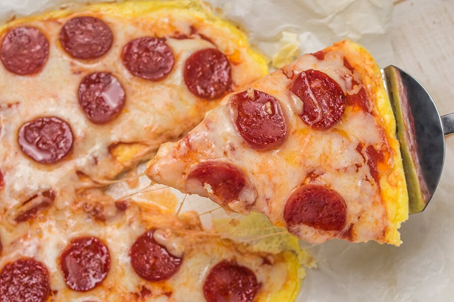 Low-carb Pepperoni Pizza Omelet